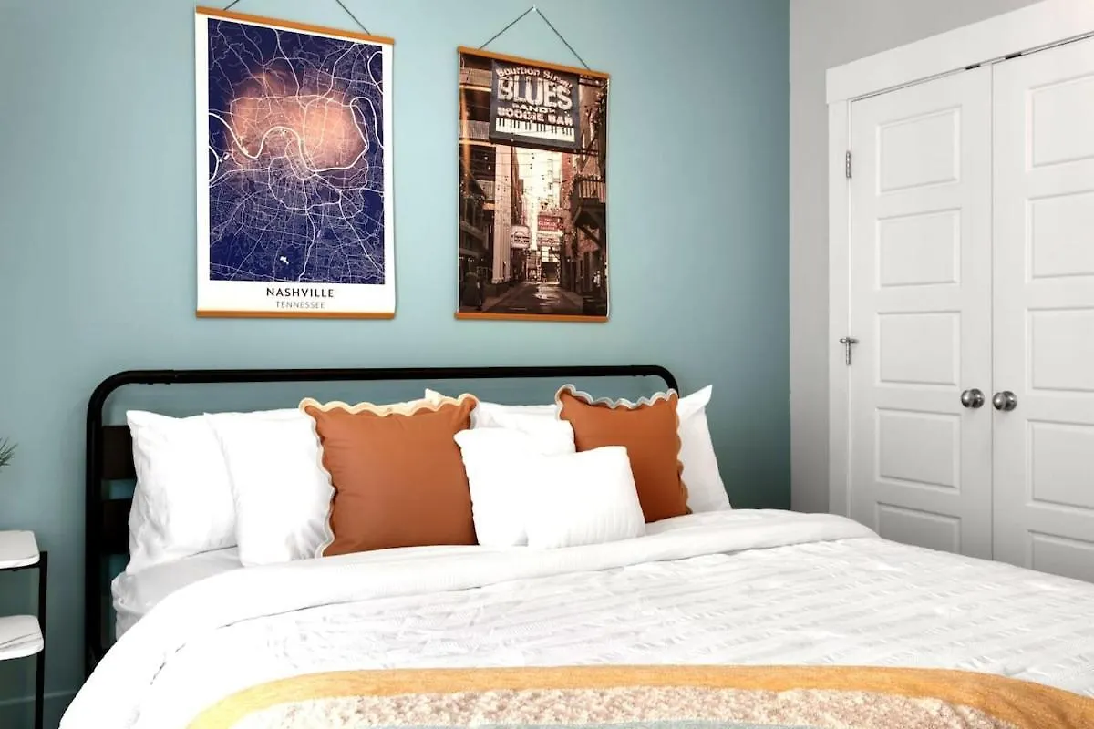 Lux Nashville Retreat 12 Beds Games Bar 0*,  United States